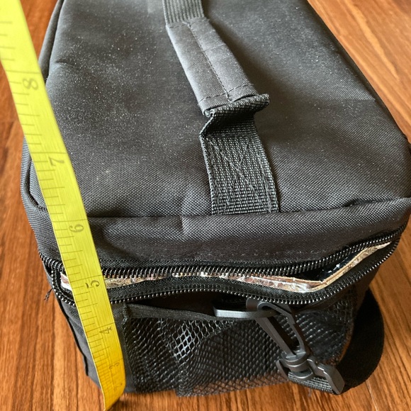 Lunch bag insulate black with shoulder strap- used 5 days - Picture 7 of 7